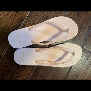 Brand new, never worn Tory Burch flip flop size 8